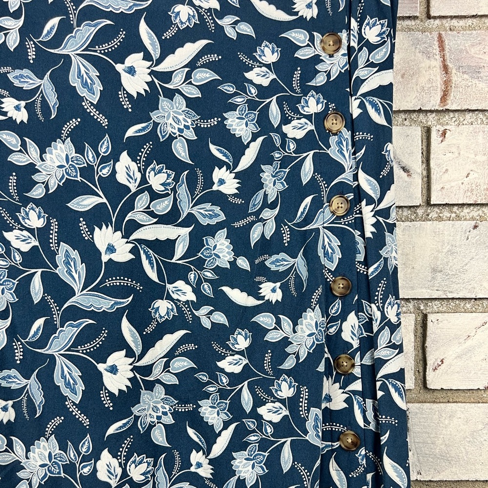 LOFT | Floral A-Line Skirt - Picture 3 of 7